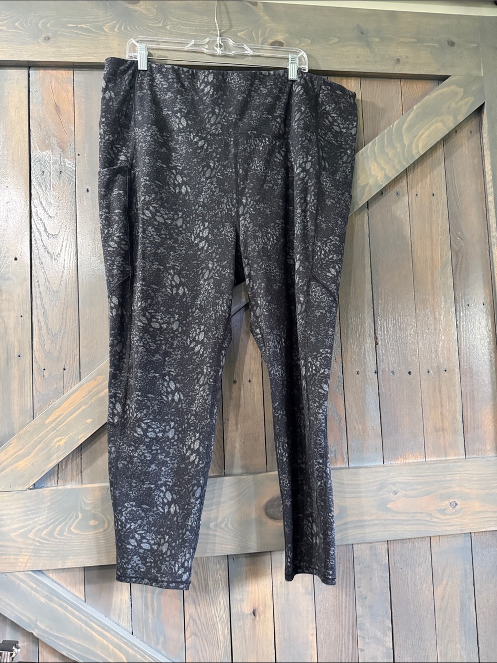 MTA Sport Black Patterned Leggings